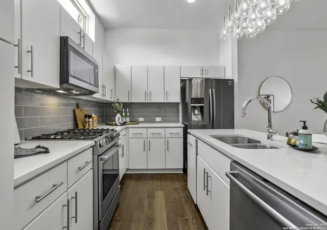 Photo 3 of Single family home for sale at 811 E Elmira #2, San Antonio, TX 78212 | MLS# 1918234 | Listing updated on 2025-11-05