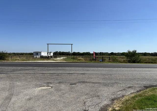 2nd image of 1205 Hwy 173, Devine, TX 78016 | MLS# 1918267