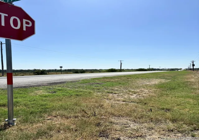 3rd image of 1205 Hwy 173, Devine, TX 78016 | MLS# 1918267