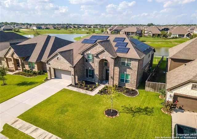 Photo 2 of Single family home for sale at 13803 Village Glen, Rosharon, TX 77583 | MLS# 1918346 | Listing updated on 2026-02-05