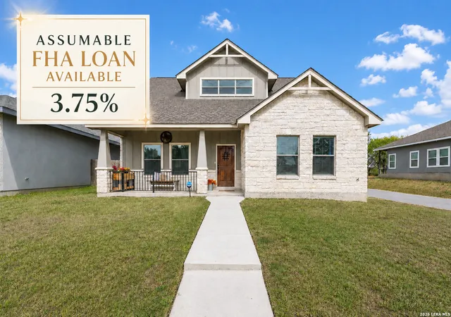 Photo 1 of Single family home for sale at 752 Crestview, Floresville, TX 78114 | MLS# 1918357 | Listing updated on 2026-08-18