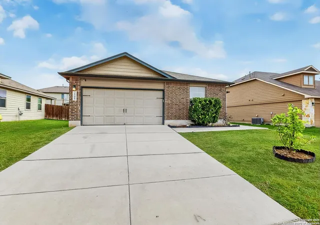 Photo 1 of Sale Pending at 2509 Lonesome Crk, New Braunfels, TX 78130 | MLS# 1918392 | Listing updated on 2025-12-30