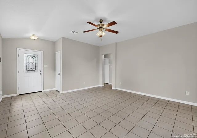 Photo 3 of Sale Pending at 2509 Lonesome Crk, New Braunfels, TX 78130 | MLS# 1918392 | Listing updated on 2025-12-30