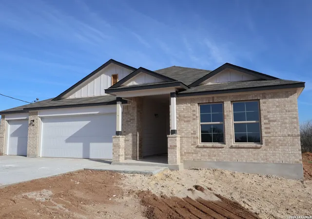 34th image of 101 Greeley Dr, Floresville, TX 78114 | MLS# 1918403