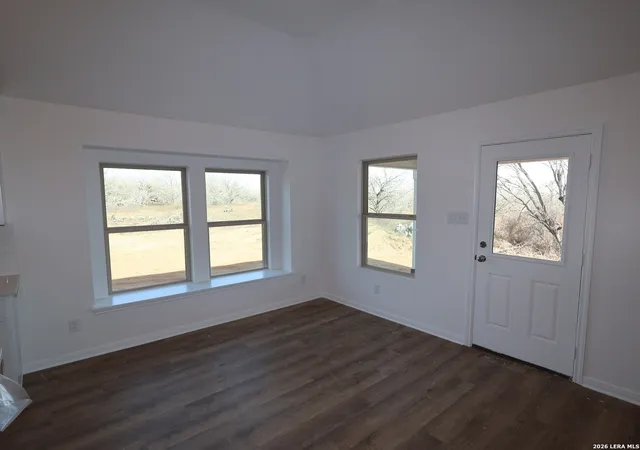 4th image of 101 Greeley Dr, Floresville, TX 78114 | MLS# 1918403