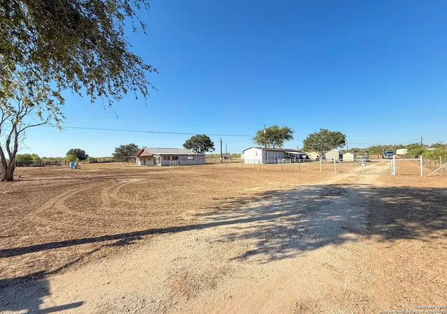 2nd image of 179 Pr 6624, Devine, TX 78016 | MLS# 1918433