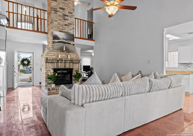 Photo 4 of Single family home for sale at 11306 Forest Gleam, Live Oak, TX 78233 | MLS# 1918440 | Listing updated on 2026-02-01