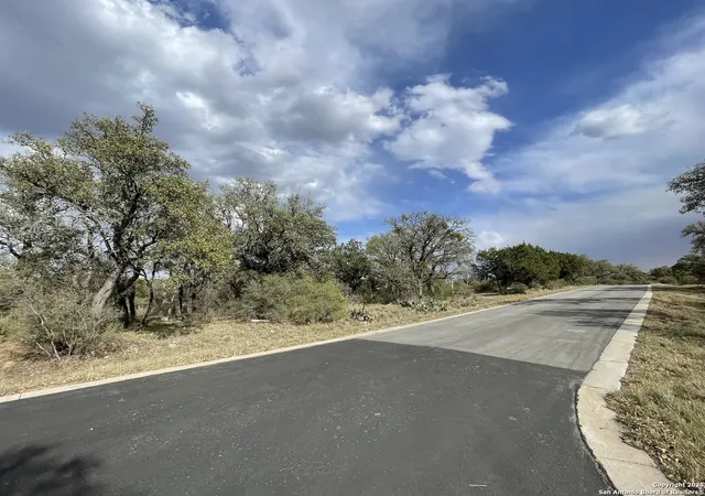 4th image of 44089 Tail Wind, Horseshoe Bay, TX 78657 | MLS# 1918452