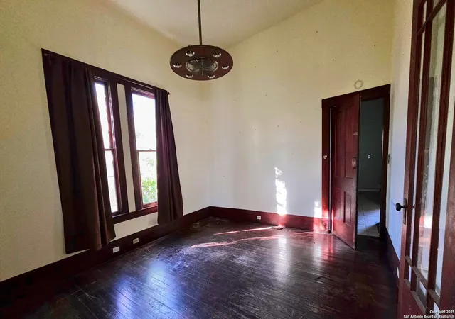 Photo 4 of Sale Pending at 1602 Ave U, Hondo, TX 78861 | MLS# 1918453 | Listing updated on 2025-12-19
