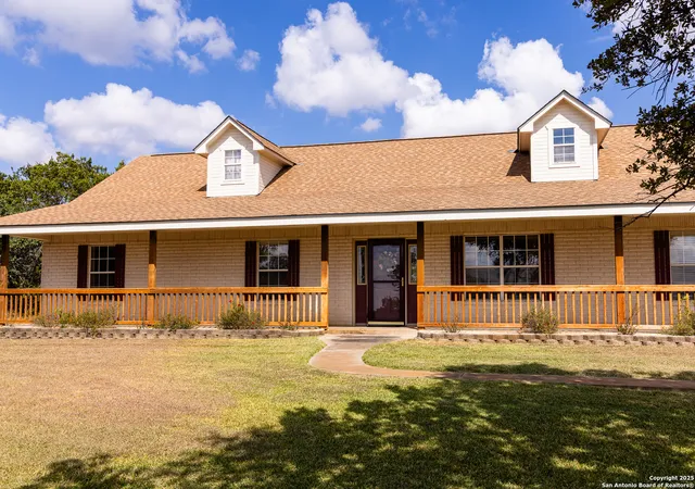 Photo 4 of Sale Pending at 170 Longhorn, Kerrville, TX 78028 | MLS# 1918518 | Listing updated on 2025-12-08