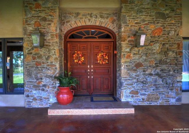 Photo 4 of Single family home for sale at 142 (B) Four Bears Trail, Kerrville, TX 78028 | MLS# 1918524 | Listing updated on 2025-11-07