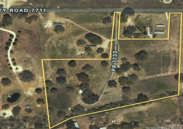 27th image of 198 Pr 7730, Devine, TX 78016 | MLS# 1918634