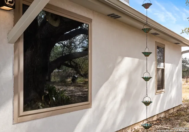 Photo 4 of Single family home for sale at 198 Pr 7730, Devine, TX 78016 | MLS# 1918634 | Listing updated on 2026-01-18