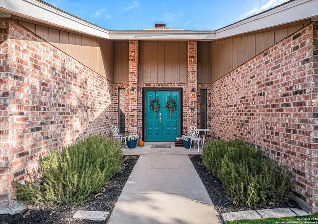 Photo 4 of Sale Pending at 1860 Deer Trl, Floresville, TX 78114 | MLS# 1918637 | Listing updated on 2025-12-04