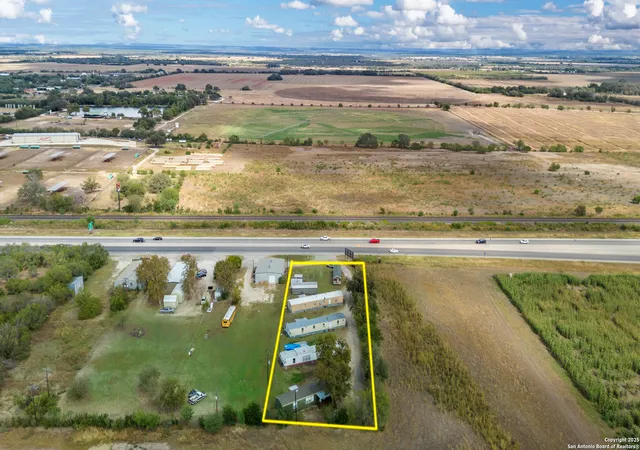 Photo 1 of House for sale at 701 Highway 90, Hondo, TX 78861 | MLS# 1918667 | Listing updated on 2026-03-31