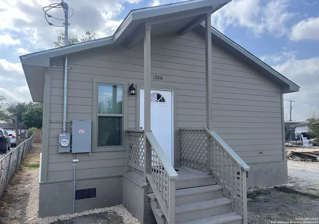 Photo 2 of Single family home for sale at 1326 W Hutchins Pl, San Antonio, TX 78221 | MLS# 1918704 | Listing updated on 2025-10-28