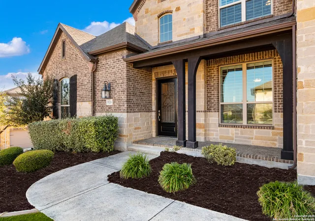 Photo 3 of Sale Pending at 8126 Vanity Hl, San Antonio, TX 78256 | MLS# 1918799 | Listing updated on 2026-02-09