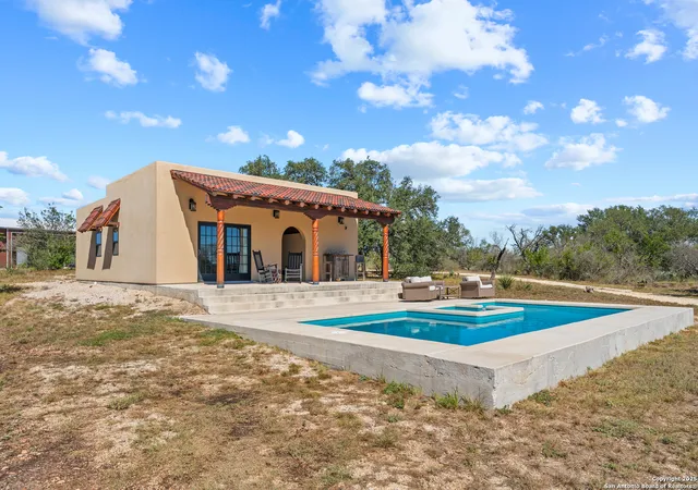 1st image of 1918 County Road 467, Hondo, TX 78861 | MLS# 1918800