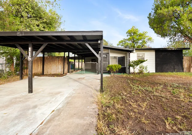 Photo 3 of Sale Pending at 115 Dumont, San Antonio, TX 78227 | MLS# 1918808 | Listing updated on 2026-01-28