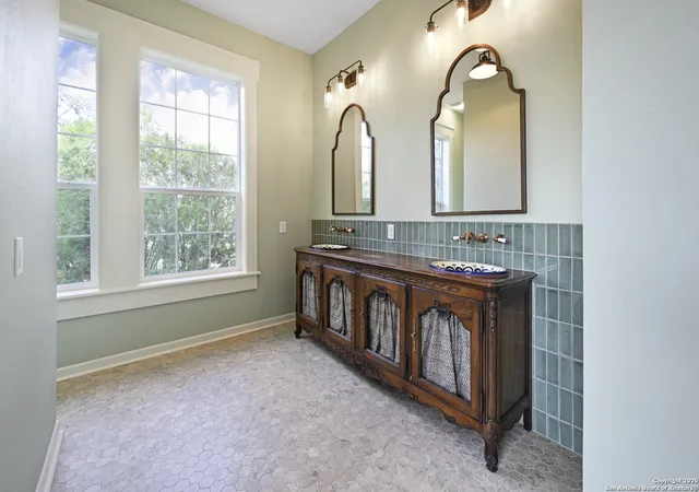 Photo 3 of Sale Pending at 1002 E Gonzales, Yoakum, TX 77995 | MLS# 1918834 | Listing updated on 2026-09-02