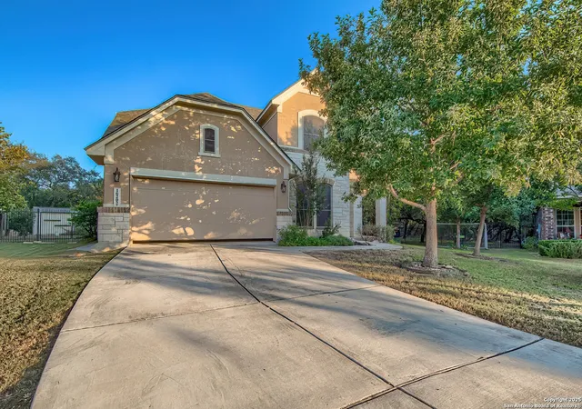 Photo 3 of Sale Pending at 16202 Ondara, Helotes, TX 78023 | MLS# 1918889 | Listing updated on 2025-11-16