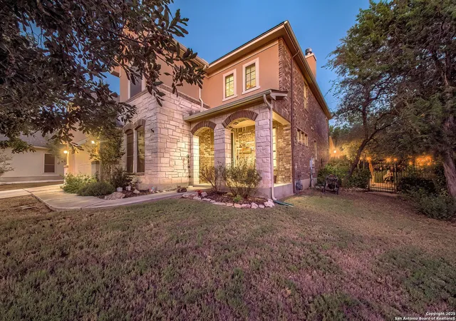 Photo 4 of Sale Pending at 16202 Ondara, Helotes, TX 78023 | MLS# 1918889 | Listing updated on 2025-11-16