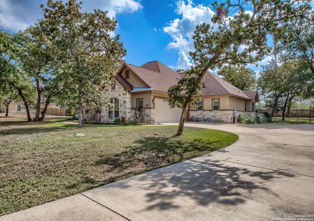 2nd image of 144 Woodlands Dr, La Vernia, TX 78121 | MLS# 1918898