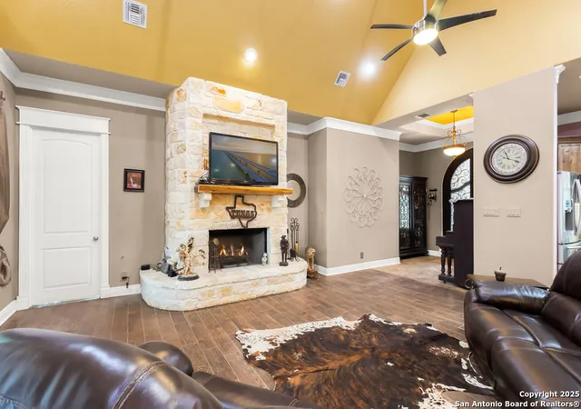 Photo 4 of Single family home for sale at 168 Bandera Blvd, Bandera, TX 78003 | MLS# 1919010 | Listing updated on 2026-05-10