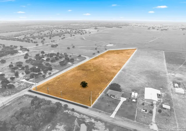 1st image of 101 County Road 319, La Vernia, TX 78121 | MLS# 1919056