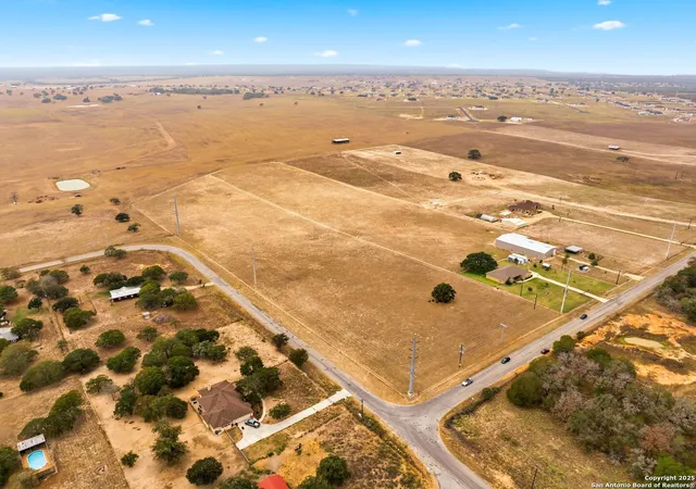 4th image of 101 County Road 319, La Vernia, TX 78121 | MLS# 1919056