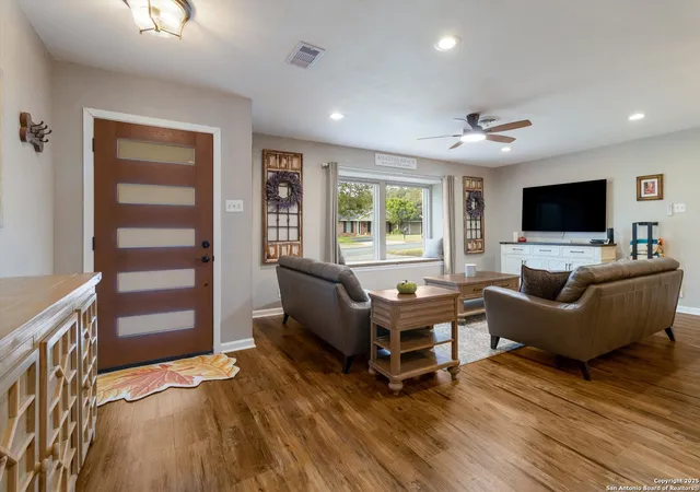 Photo 4 of Sale Pending at 14310 Oak Shadows, San Antonio, TX 78232 | MLS# 1919102 | Listing updated on 2026-01-28