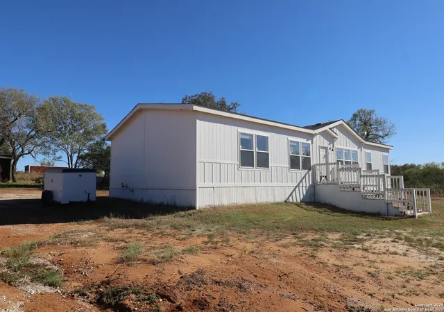 5th image of 655 County Road 303, Jourdanton, TX 78026 | MLS# 1919103