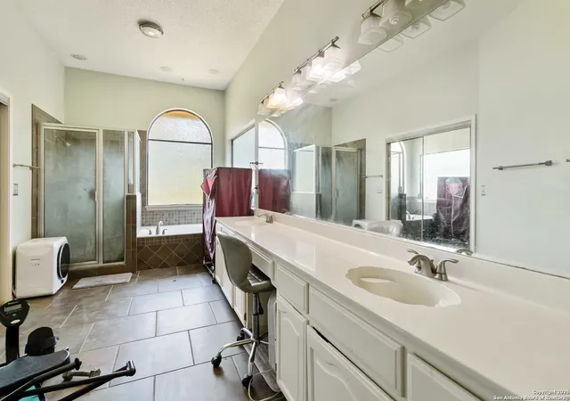 17th image of 1218 Summit, San Antonio, TX 78258 | MLS# 1919207
