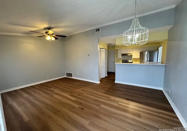 Photo 1 of Single family home for sale at 4949 Hamilton Wolfe Rd #9201 #9201, San Antonio, TX 78229 | MLS# 1919227 | Listing updated on 2025-11-10