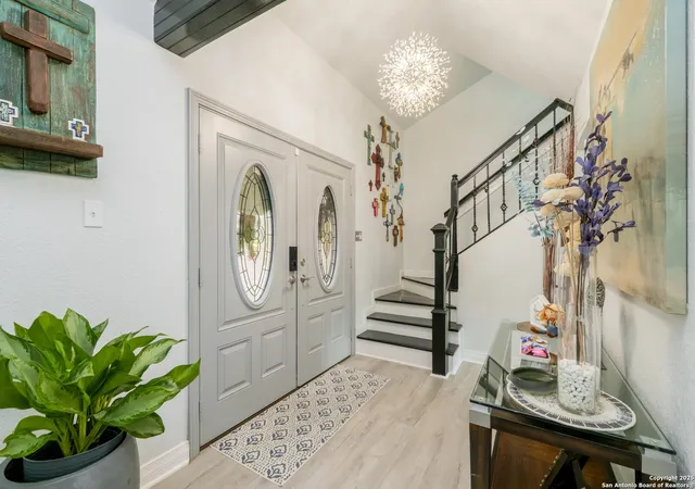 Photo 3 of Sale Pending at 87 Roundup Dr, San Antonio, TX 78213 | MLS# 1919269 | Listing updated on 2026-03-06