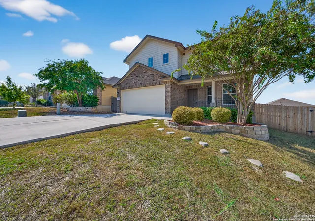 Photo 3 of Sale Pending at 7110 Phoebe Vw, San Antonio, TX 78252 | MLS# 1919328 | Listing updated on 2025-11-21