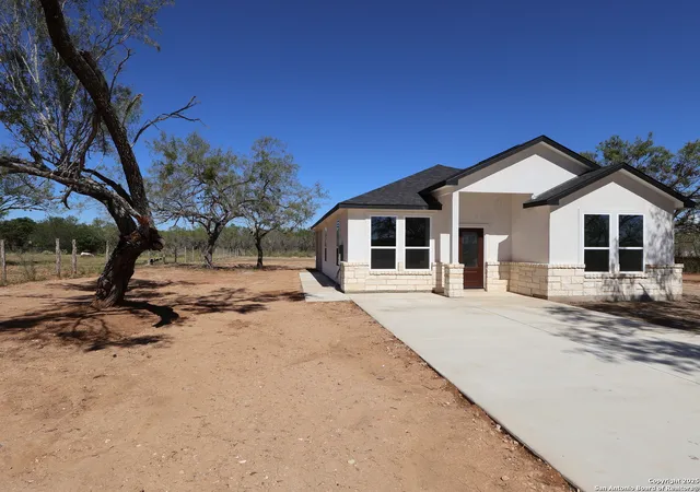 2nd image of 8803 Rockport, Von Ormy, TX 78073 | MLS# 1919334