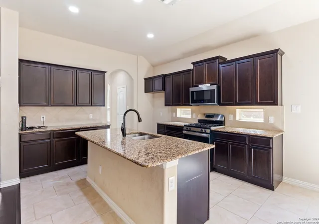 Photo 4 of Sale Pending at 5035 Italica Rd, San Antonio, TX 78253 | MLS# 1919340 | Listing updated on 2026-05-06