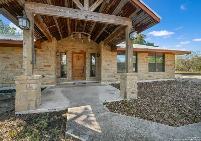 Single family home for sale at 15326 Gross Lane, La Coste, TX 78039 | MLS# 1919349