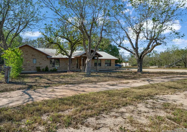 Photo 3 of Single family home for sale at 15326 Gross Lane, La Coste, TX 78039 | MLS# 1919349 | Listing updated on 2025-11-10