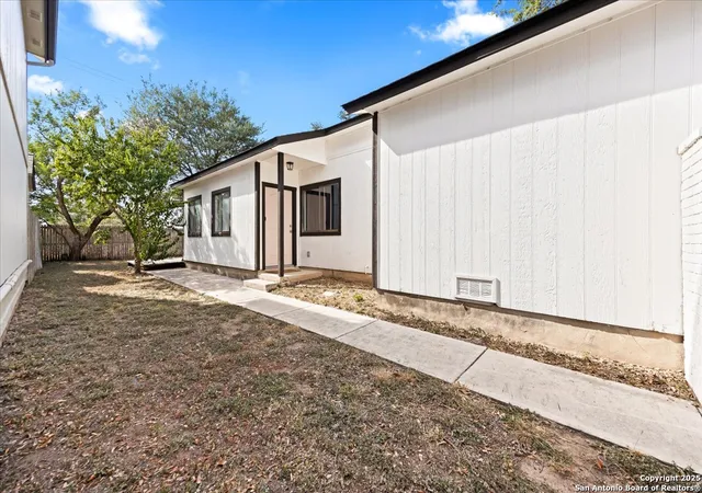 Photo 4 of Sale Pending at 15071 Spring Mist, San Antonio, TX 78247 | MLS# 1919418 | Listing updated on 2026-01-04