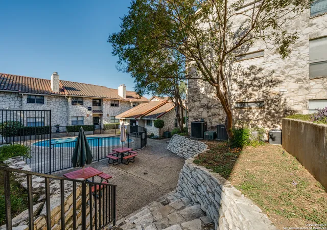 Listing Photo 2 - Condo for sale in building located at 7738 Chambers, San Antonio, TX 78229 - Unit #903