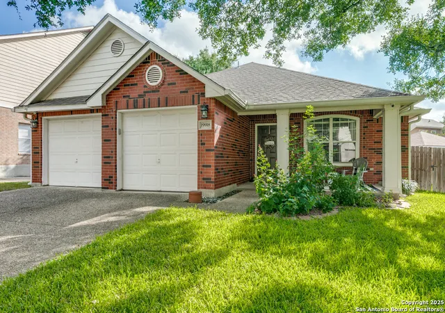 Photo 1 of Single family home for sale at 19918 Horizon, San Antonio, TX 78258 | MLS# 1919565 | Listing updated on 2025-11-11