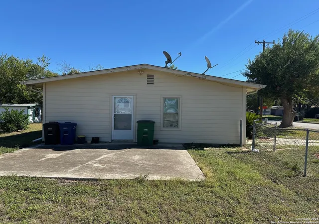 Photo 1 of Sale Pending at 103 Starlight Ter, San Antonio, TX 78233 | MLS# 1919577 | Listing updated on 2025-11-24