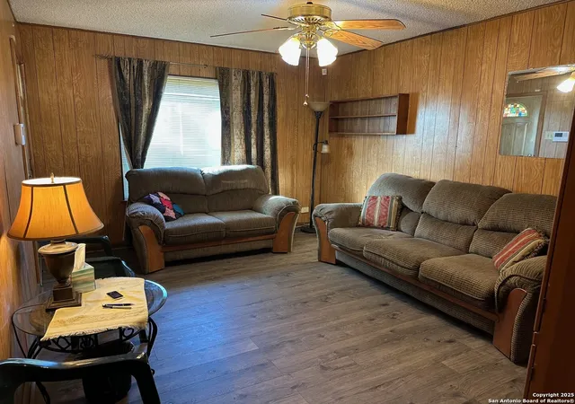Photo 4 of Sale Pending at 103 Starlight Ter, San Antonio, TX 78233 | MLS# 1919577 | Listing updated on 2025-11-24