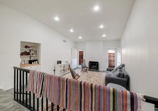 3rd image of 11 Gallery, San Antonio, TX 78209