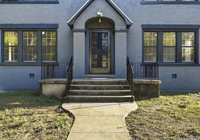 Photo 3 of Multi family home for sale at 438 W Kings Hwy, San Antonio, TX 78212 | MLS# 1919631 | Listing updated on 2026-01-30