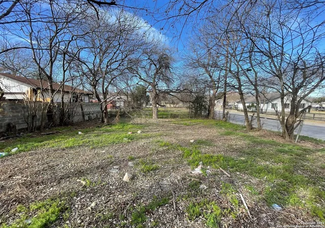 Photo 4 of Land for sale at 215 Grimes, San Antonio, TX 78202 | MLS# 1919642 | Listing updated on 2026-09-18