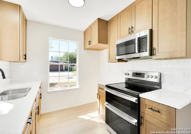 Photo 4 of Sale Pending at 10123 Woodtrail, San Antonio, TX 78250 | MLS# 1919644 | Listing updated on 2025-12-28