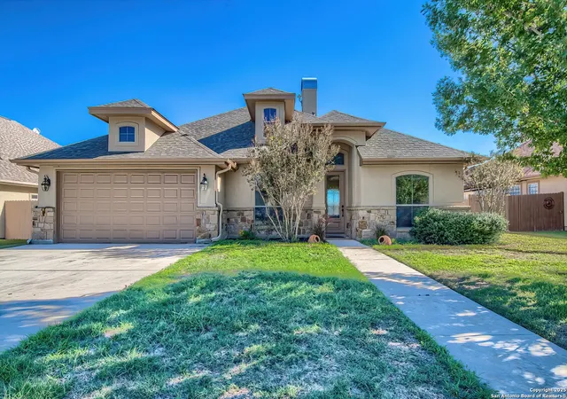 Photo 1 of Single family home for sale at 104 N Elise Dr, La Vernia, TX 78121 | MLS# 1919680 | Listing updated on 2025-11-11